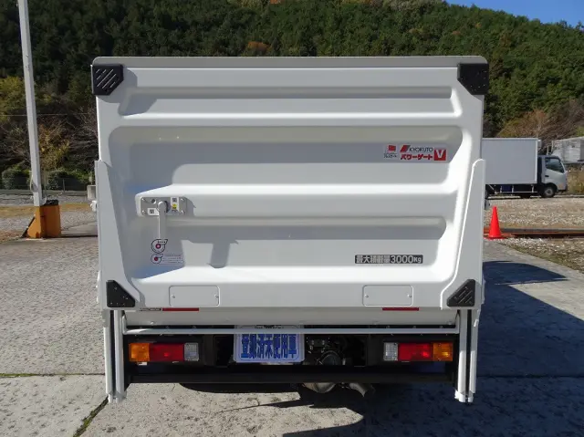 三菱 キャンター 2RG-FBAV0(2WD)の写真8