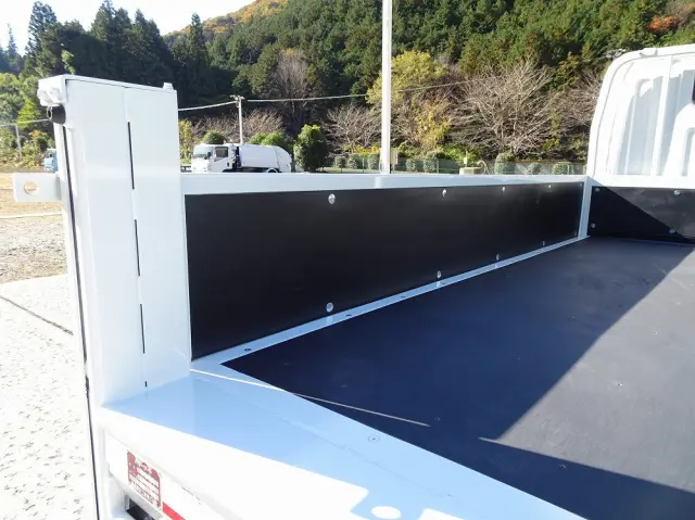 三菱 キャンター 2RG-FBAV0(2WD)の写真12