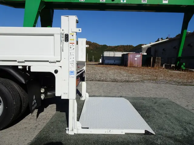 三菱 キャンター 2RG-FBAV0(2WD)の写真15