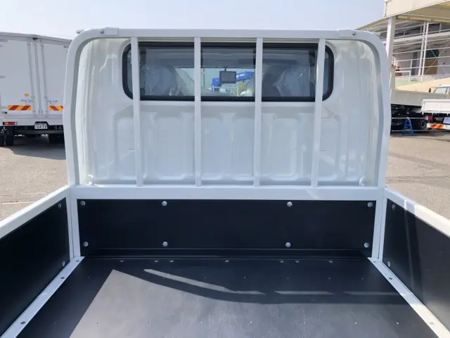 三菱 キャンター 2RG-FBA20(2WD)の写真13