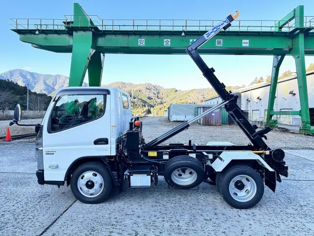 三菱 キャンター 2RG-FBAV0(2WD)の写真8