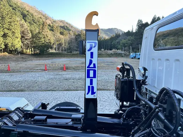 三菱 キャンター 2RG-FBAV0(2WD)の写真16