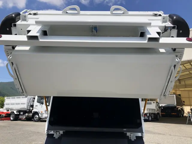 三菱 キャンター 2RG-FEAV0(2WD)の写真30