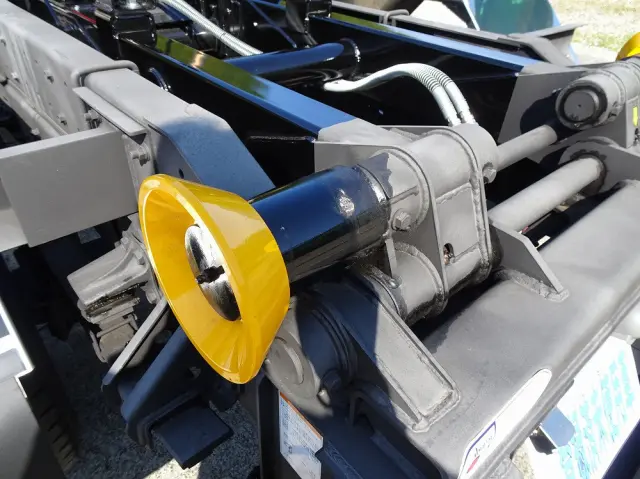 いすゞ フォワード 2RG-FRR90S4(2WD)の写真17