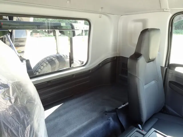 いすゞ フォワード 2RG-FRR90S4(2WD)の写真38