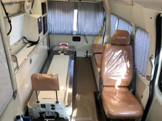 トヨタ ハイエース CBF-TRH226S(4WD)の写真17