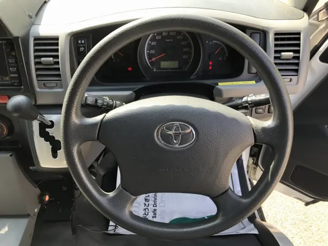 トヨタ ハイエース CBF-TRH226S(4WD)の写真33