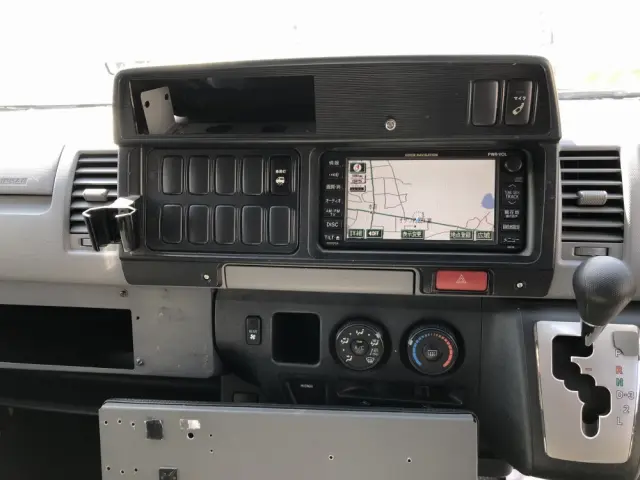 トヨタ ハイエース CBF-TRH226S(4WD)の写真35