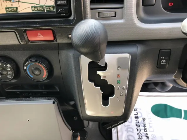 トヨタ ハイエース CBF-TRH226S(4WD)の写真40