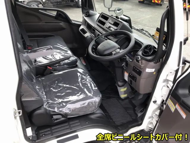 三菱 キャンター 2RG-FEAV0(2WD)の写真4