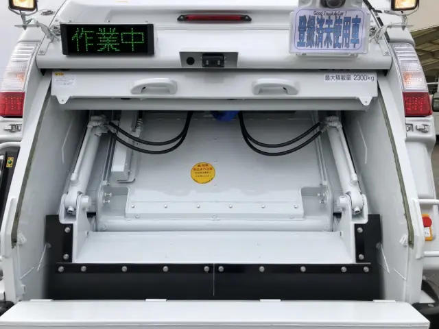 三菱 キャンター 2RG-FEAV0(2WD)の写真13