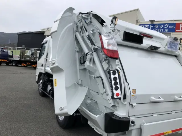 三菱 キャンター 2RG-FEAV0(2WD)の写真22