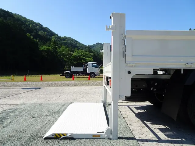 日野 デュトロ 2DG-XZU685M(4WD)の写真17