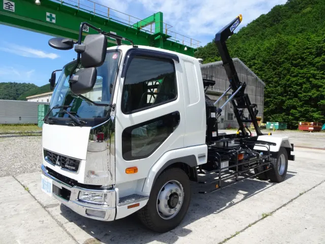三菱 ファイター 2KG-FK62FZ(2WD)の写真1