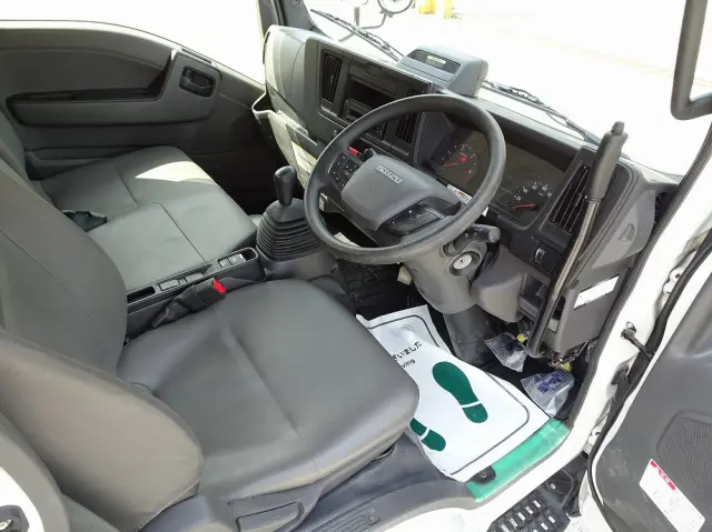 いすゞ エルフ 2RG-NJR88AT(2WD)の写真4