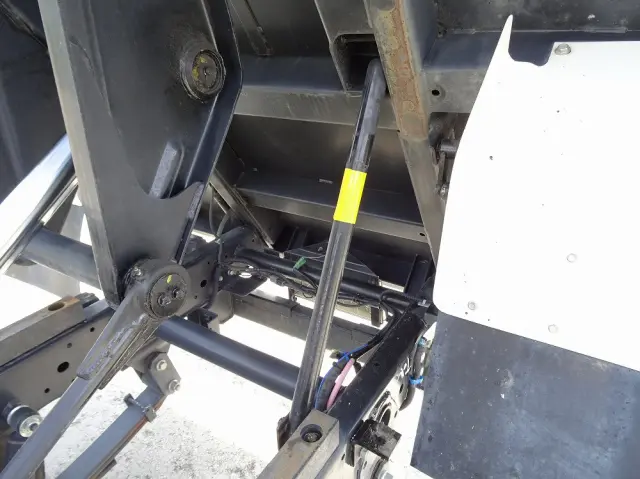 いすゞ エルフ 2RG-NJR88AT(2WD)の写真19