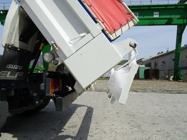 いすゞ エルフ 2RG-NJR88AT(2WD)の写真20