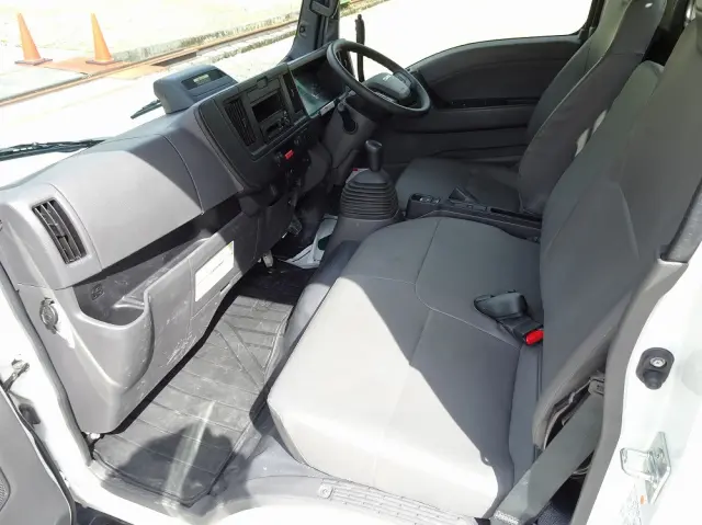 いすゞ エルフ 2RG-NJR88AT(2WD)の写真36