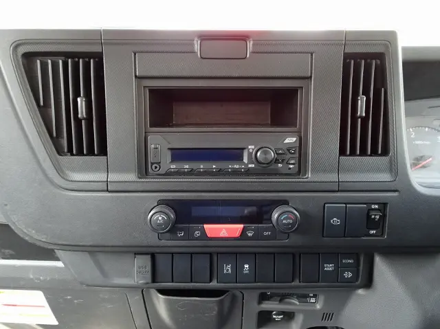 いすゞ エルフ 2RG-NJR88AT(2WD)の写真37