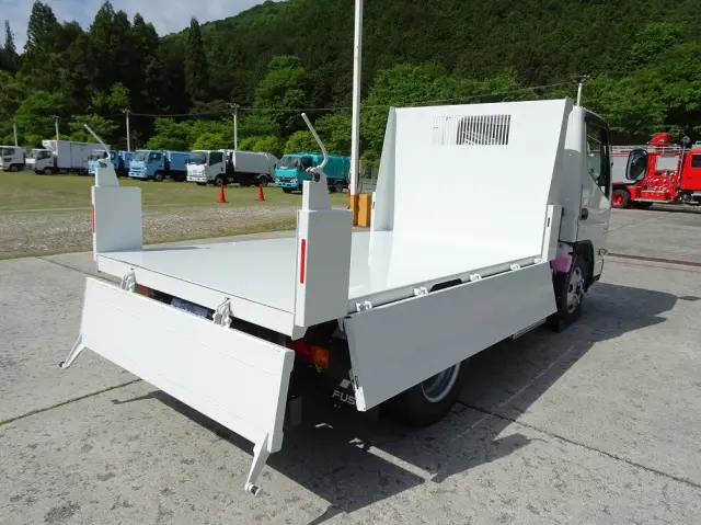 三菱 キャンター 2RG-FDA60(4WD)の写真2