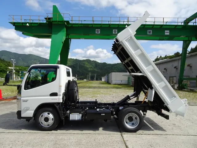 三菱 キャンター 2RG-FDA60(4WD)の写真7