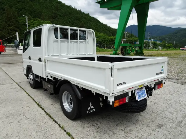 三菱 キャンター 2TG-FDA00(4WD)の写真6