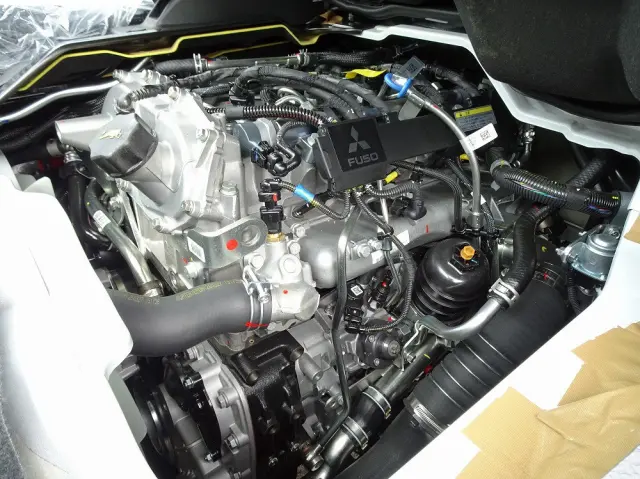 三菱 キャンター 2TG-FDA00(4WD)の写真10