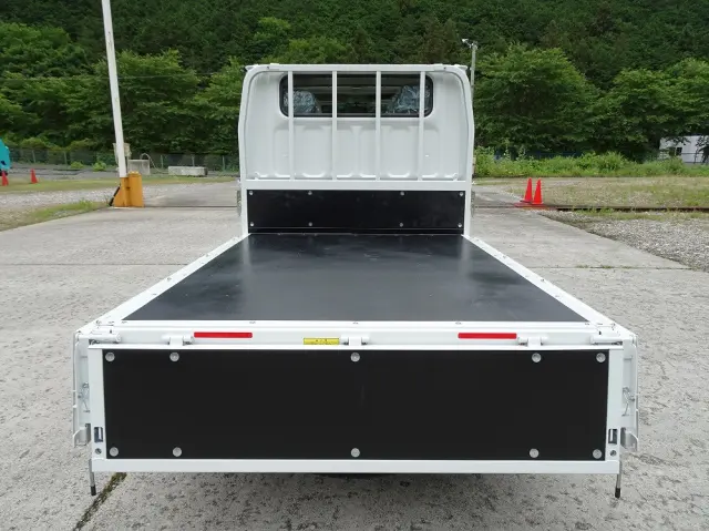 三菱 キャンター 2TG-FDA00(4WD)の写真16