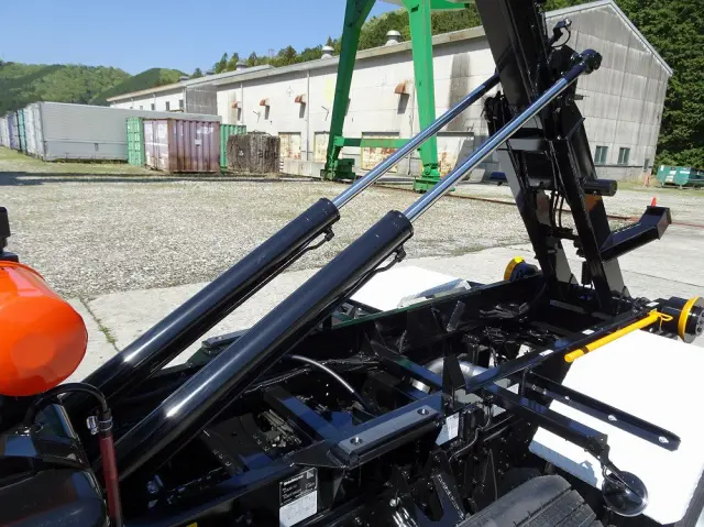 三菱 キャンター 2RG-FBAV0(2WD)の写真13