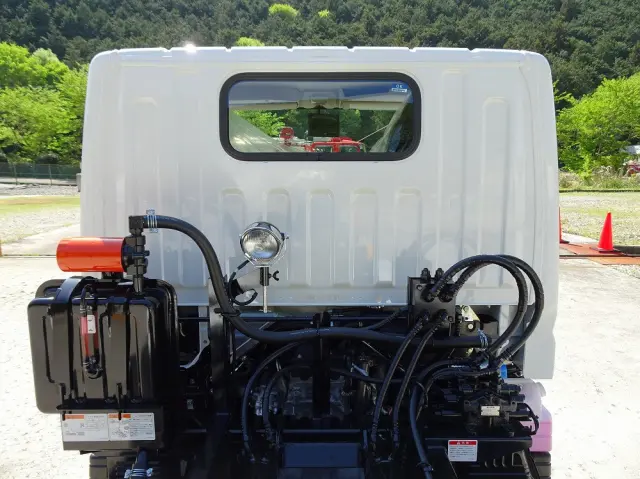 三菱 キャンター 2RG-FBAV0(2WD)の写真16