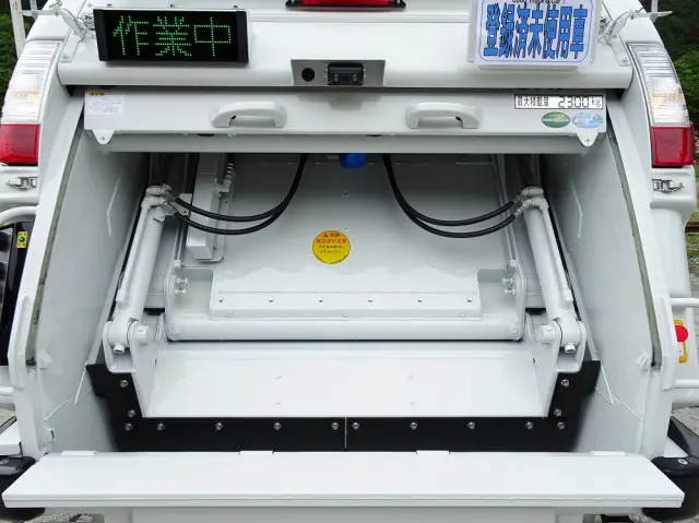 三菱 キャンター 2RG-FEAV0(2WD)の写真12