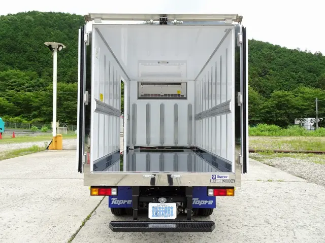 三菱 キャンター 2RG-FBAV0(2WD)の写真3