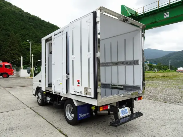三菱 キャンター 2RG-FBAV0(2WD)の写真6
