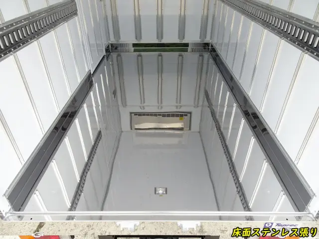 三菱 キャンター 2RG-FBAV0(2WD)の写真15
