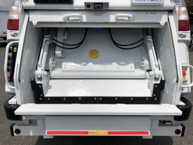 三菱 キャンター 2RG-FEAV0(2WD)の写真13