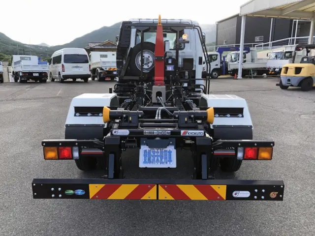 三菱 ファイター 2KG-FK72F(2WD)の写真6