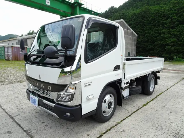 三菱 キャンター 2RG-FBAV0(2WD)の写真1