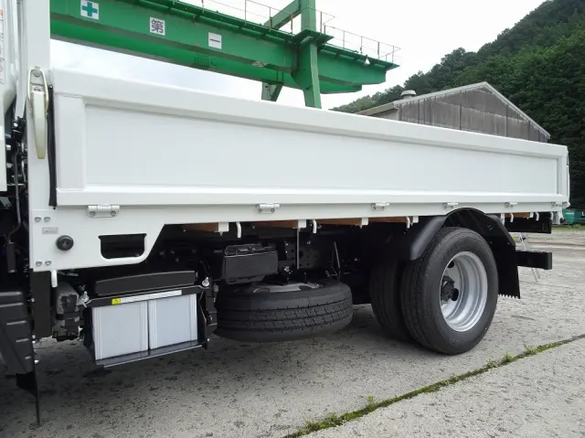 三菱 キャンター 2RG-FBAV0(2WD)の写真18