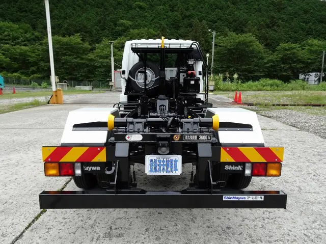三菱 ファイター 2KG-FK62F(2WD)の写真3