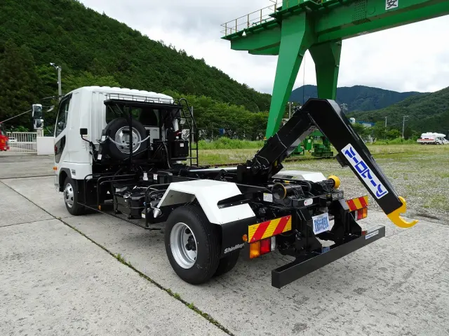 三菱 ファイター 2KG-FK62F(2WD)の写真6