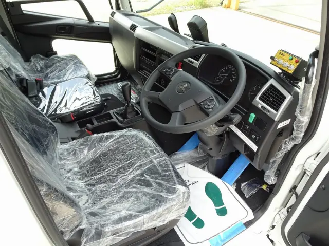 三菱 ファイター 2KG-FK62F(2WD)の写真4