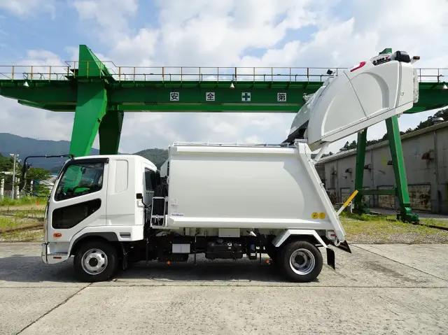 三菱 ファイター 2KG-FK62F(2WD)の写真7