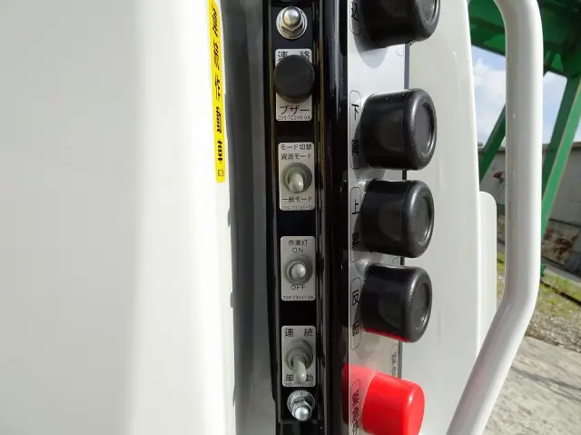 三菱 ファイター 2KG-FK62F(2WD)の写真22