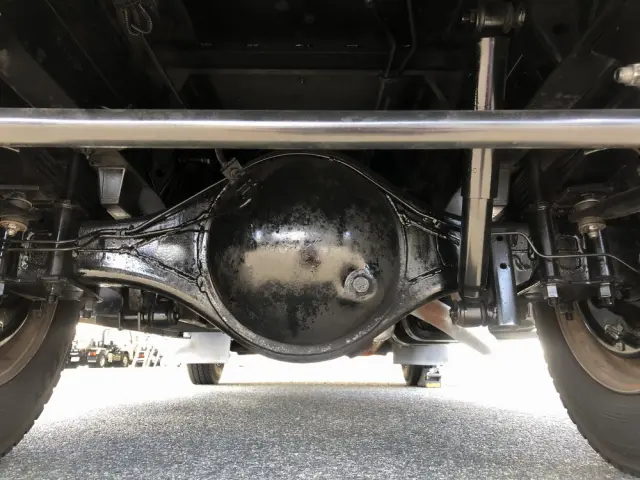 いすゞ エルフ BDG-NPR85AN(2WD)の写真9