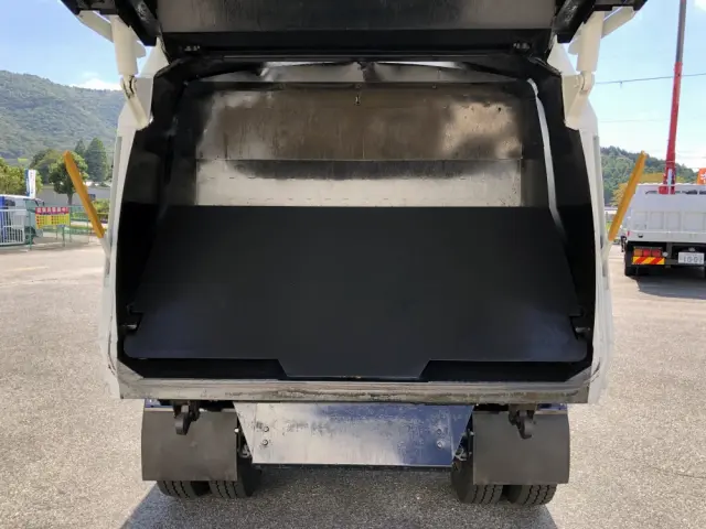 いすゞ エルフ BDG-NPR85AN(2WD)の写真17