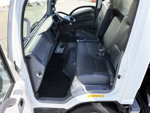 いすゞ エルフ BDG-NPR85AN(2WD)の写真36