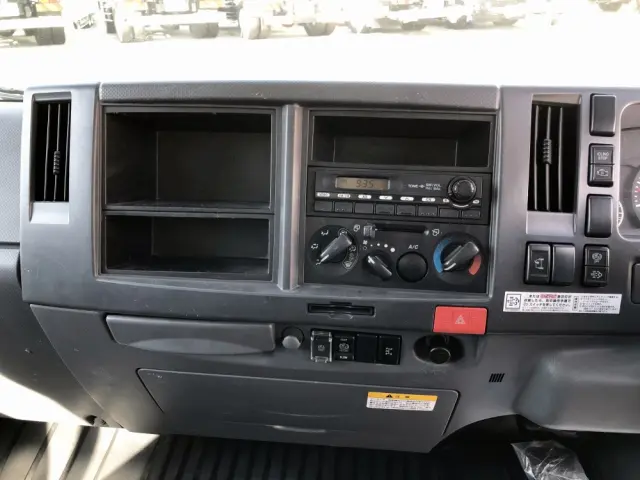 いすゞ エルフ BDG-NPR85AN(2WD)の写真40