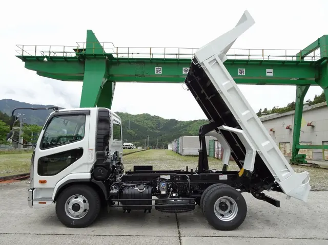 三菱 ファイター 2KG-FK72F(2WD)の写真7