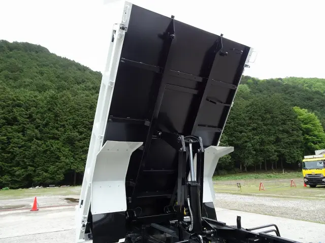 三菱 ファイター 2KG-FK72F(2WD)の写真16