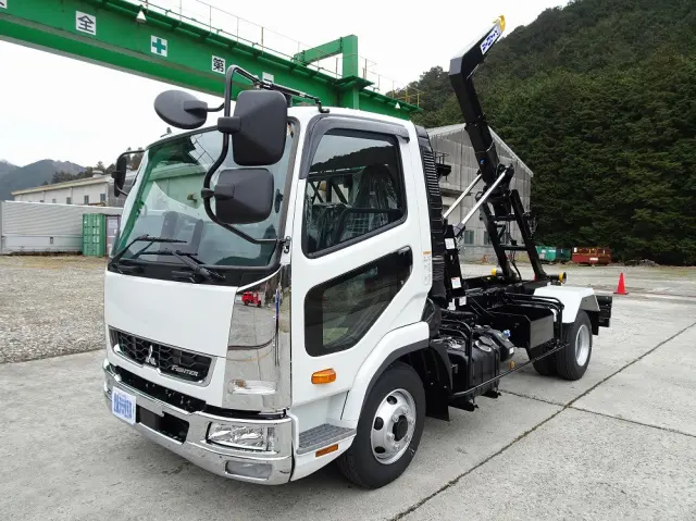 三菱 ファイター 2KG-FK72F(2WD)の写真1